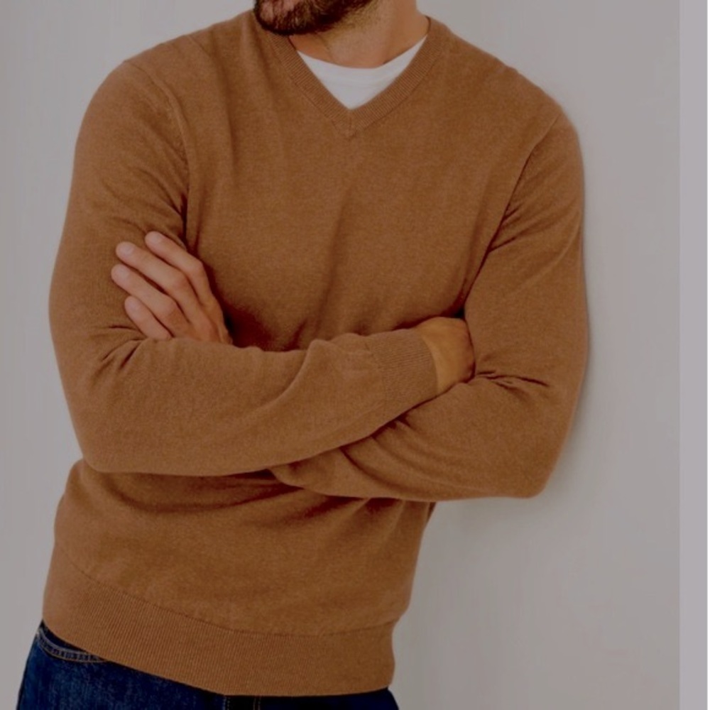 C&A Men’s Lightweight V-neck Sweater Rust Size XL